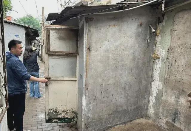 乱建居民想提升小区环境的愿望实现了凯发一触即发拆除700平方米私搭(图2)