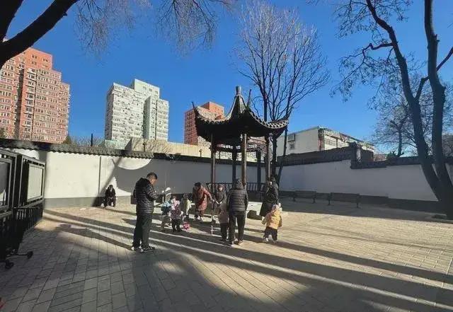 乱建居民想提升小区环境的愿望实现了凯发一触即发拆除700平方米私搭(图4)